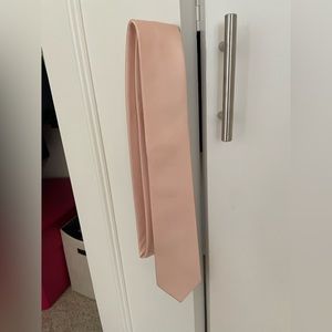 Blush Tie